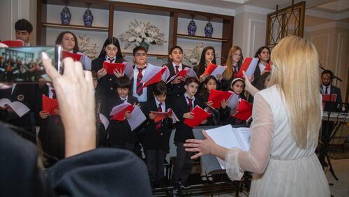 School Choir bv