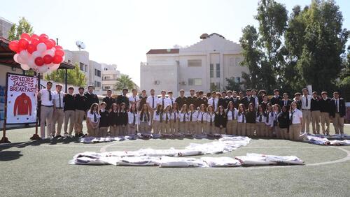  Senior Jackets Distribution 2024/2025 توزيع جاكيتات الصف الثاني عشر