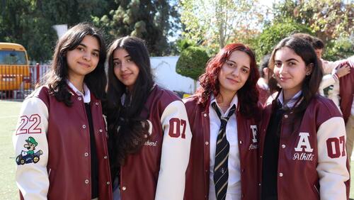  Senior Jackets Distribution 2024/2025 توزيع جاكيتات الصف الثاني عشر