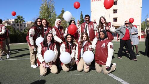  Senior Jackets Distribution 2024/2025 توزيع جاكيتات الصف الثاني عشر
