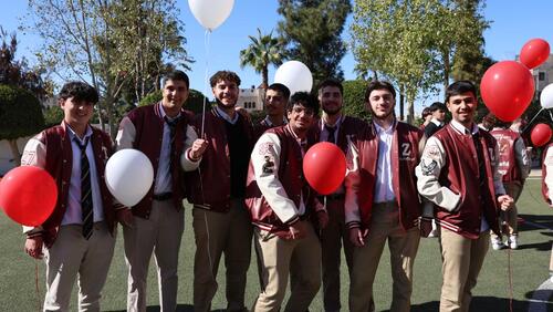  Senior Jackets Distribution 2024/2025 توزيع جاكيتات الصف الثاني عشر