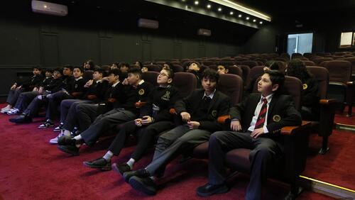 7 Grade Students Visit Osama Al-Mashini Theater 2024-2025