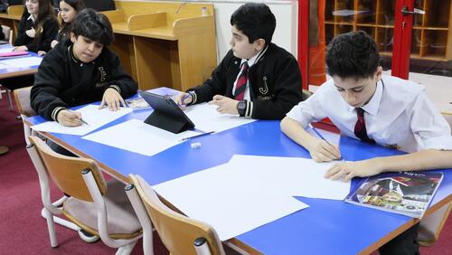 Sixth Grade Hosting a Cartoonist  2024-2025