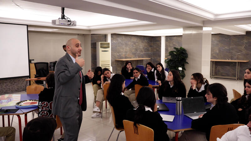MAS Alum Ali Anani Engages Students in an Analytical Session on Whitman's Poetry
